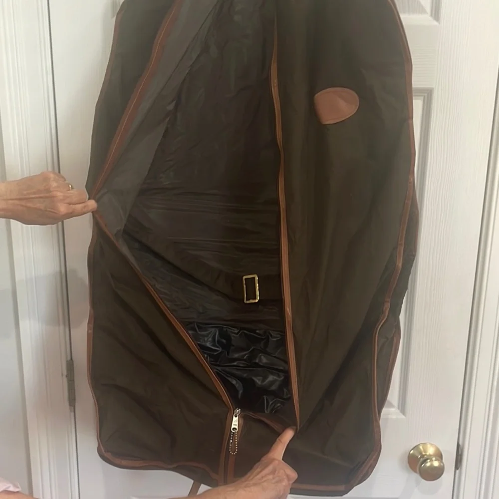 Vintage 1970’s Garment Bag travel hanging folding exterior zipper handles Brown